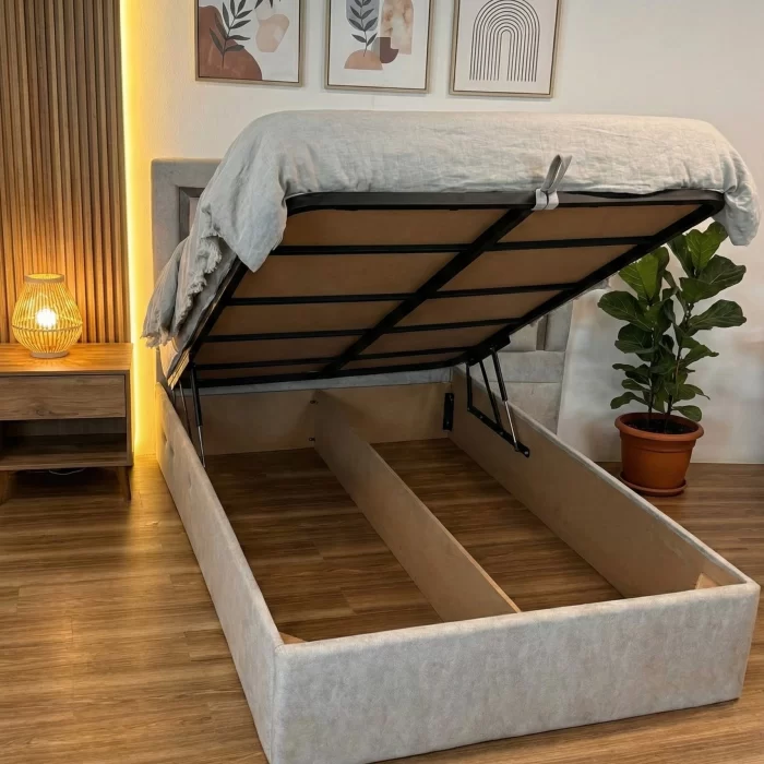 Warner Lines Bed With Storage